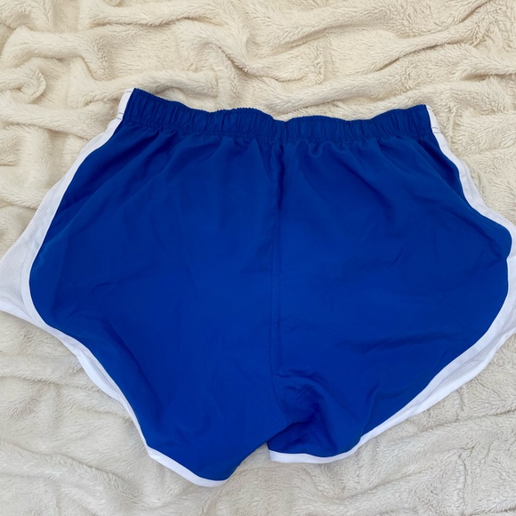 Nike running shorts - Picture 2 of 4